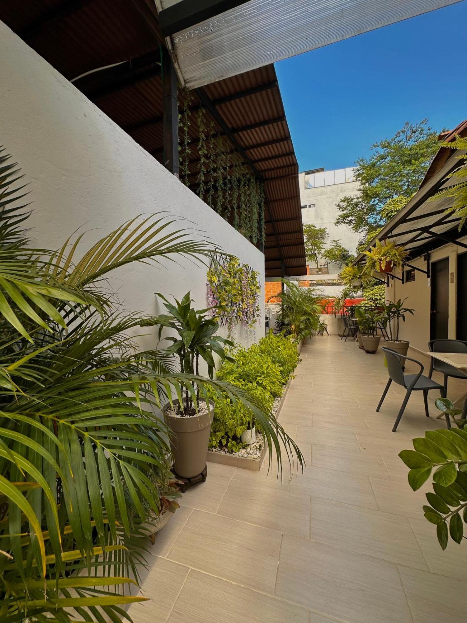 Hotel Bali At Poblado Medellín Buitenkant foto
